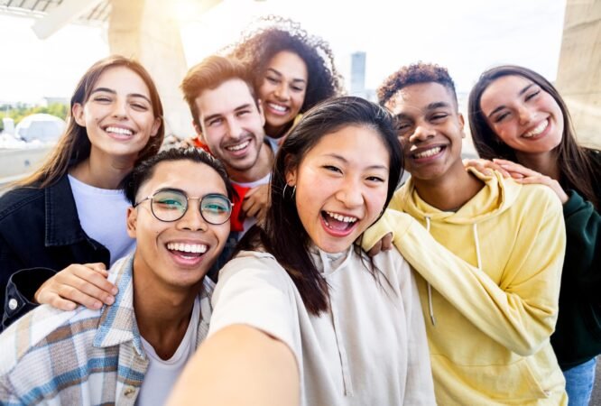 Diverse,Group,Of,Happy,Young,Best,Friends,Having,Fun,Taking